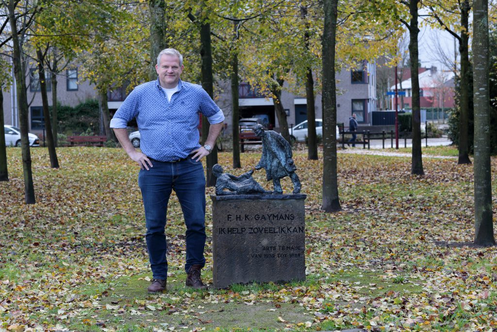 Vol waardering neemt VVD Drimmelen na 16 jaar afscheid van Leon van Dongen als raadslid