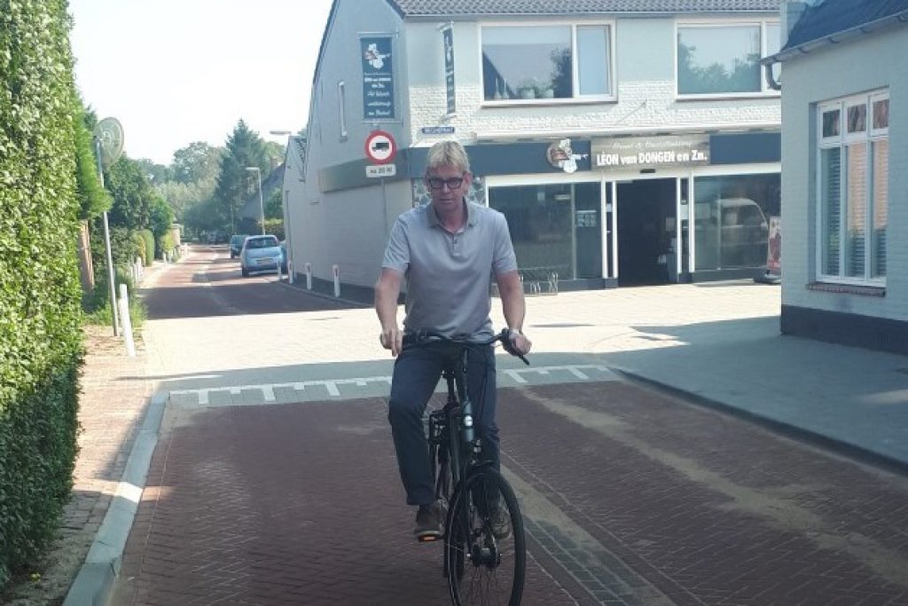 VVD trots op vernieuwde Parallelweg in Wagenberg